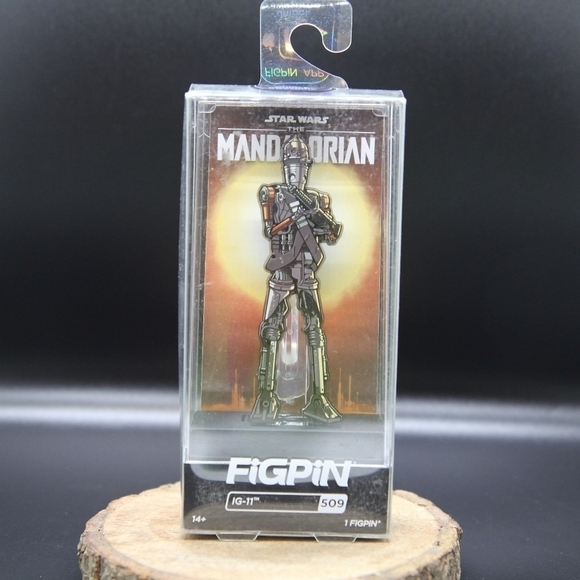 The Mandalorian IG-11 509 Figpin - Picture 4 of 7